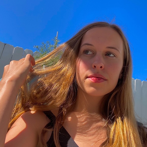 Meet your Posher, Sofia - Picture 3 of 3